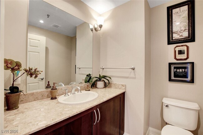 Building Photo - 150 S Las Vegas Blvd