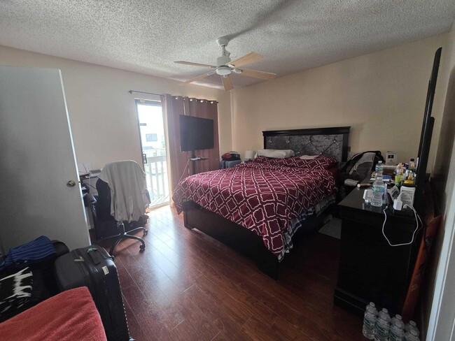 Building Photo - 5204 Bayside Dr