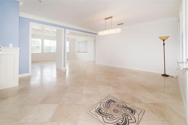 Building Photo - 10124 Malpas Point