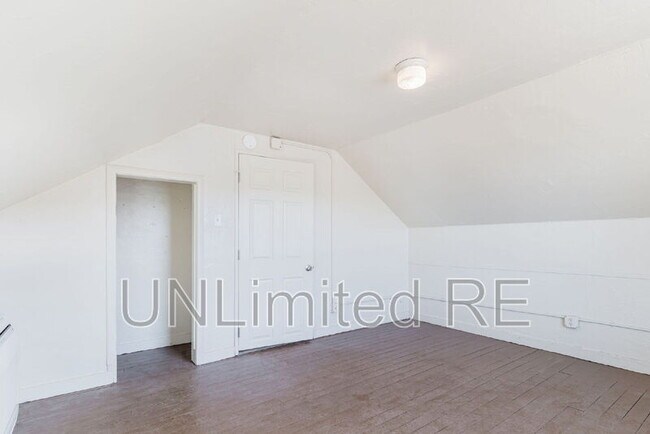 Building Photo - 306 S Humphreys St