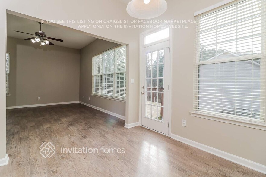 Building Photo - 502 Whitney Way