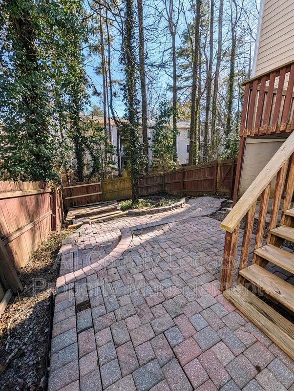 Building Photo - 3757 Meadow Creek Dr