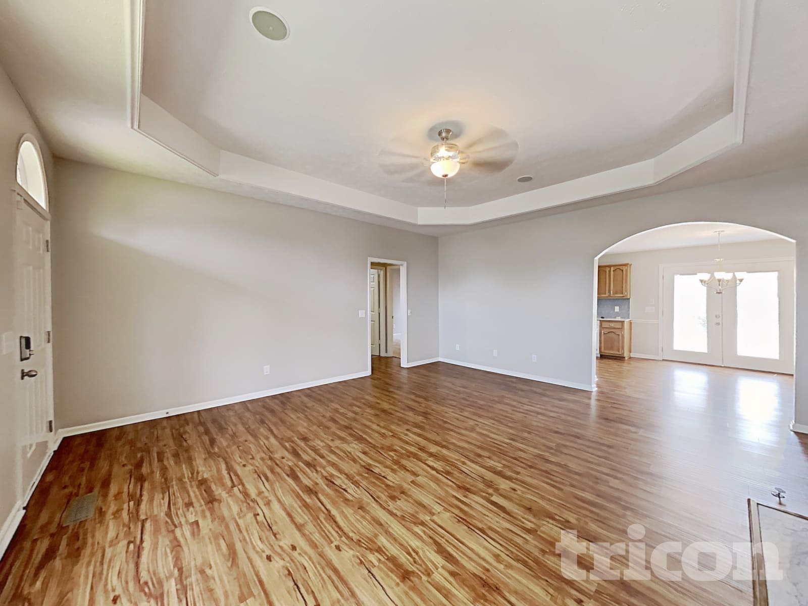 Building Photo - 901 Highland Dr