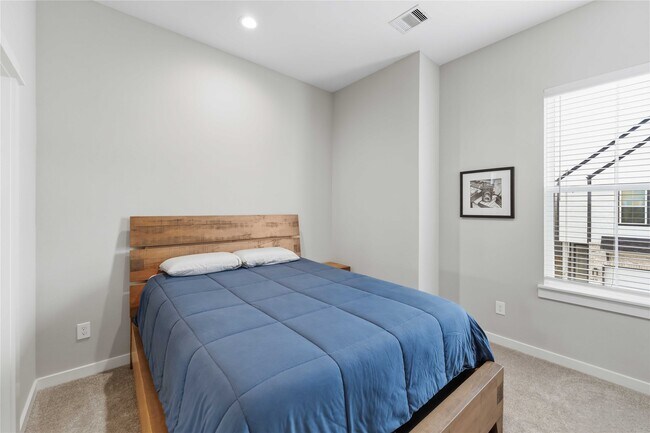 Building Photo - 417 Stonework Garden Ln