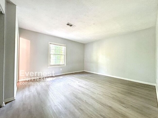 Building Photo - 416 Plainville Dr SW