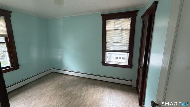 Building Photo - 182 Beechwood Ave