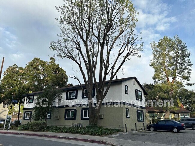 Building Photo - 10560 Sherman Grove