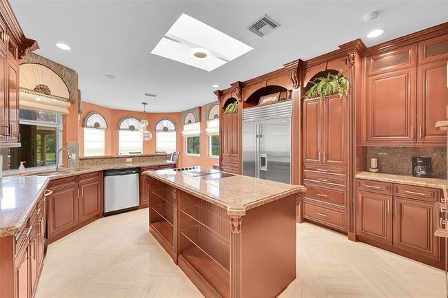 Building Photo - 4200 Coral Hills Dr