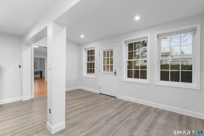 Building Photo - 43 Elmwood Ave