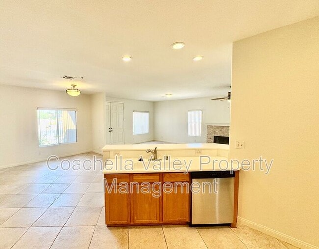 Building Photo - 74091 Daisy Ln