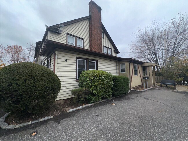 Primary Photo - 6 Florence Ave