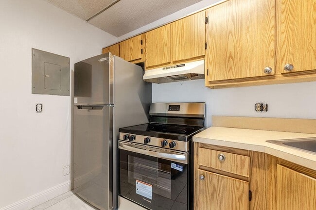 Building Photo - 3612 Alder Dr