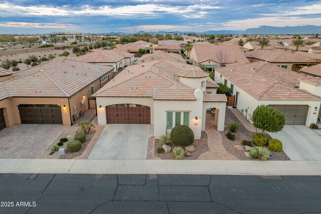 Building Photo - 70 E Kennedia Dr