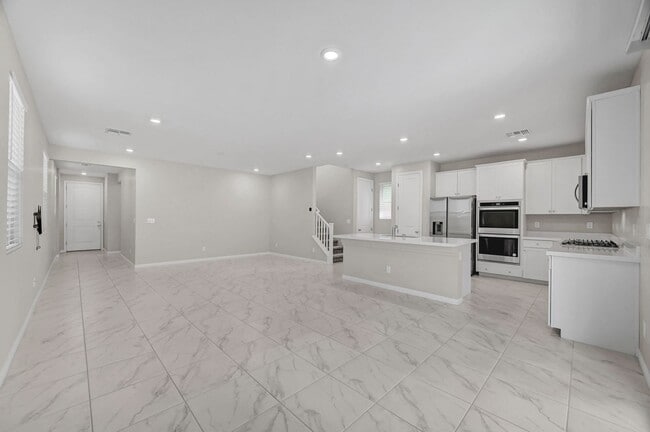 Building Photo - Summerlin gated community 4 bedroom 3 baths