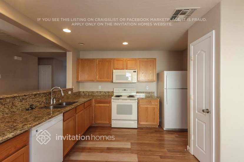 Building Photo - 43810 Sagebrush Trail