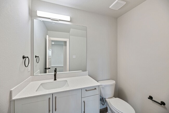 Building Photo - AVAILABLE NOW! 3 BEDROOM TRIPLEX  LOCATED ON 1-ACRE LOT IN MIDLOTHIAN, TX!