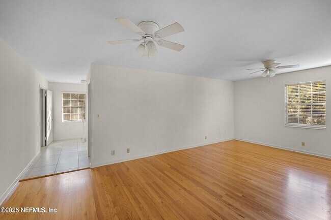 Building Photo - 1922 Holly Oaks Ravine Dr