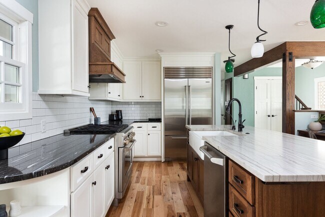 Building Photo - 5 Bedroom 2.5 Bath Retreat in Prime Arvada...