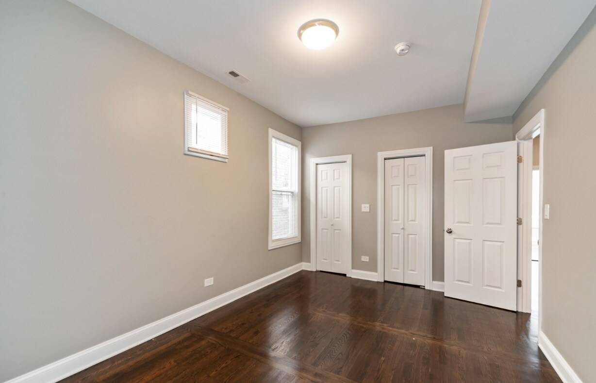 Building Photo - 2428 N Avers Ave