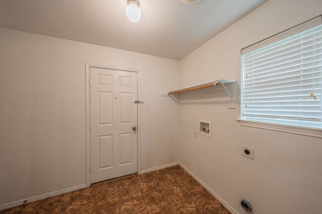 Building Photo - excellent single story home in Willow Park