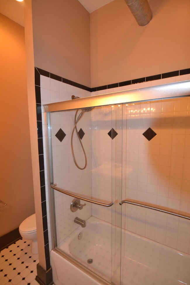 Building Photo - 214 S Campbell Ave