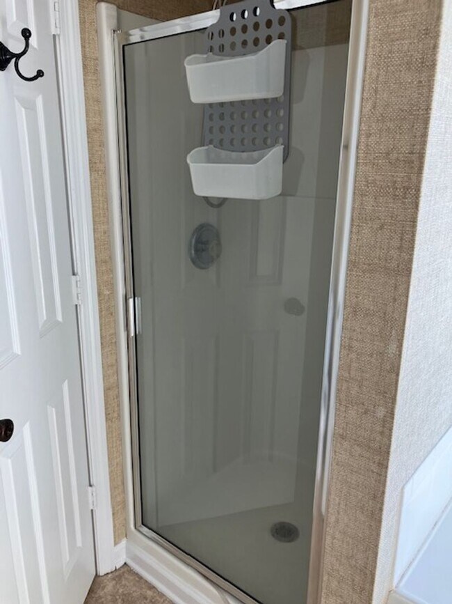 Building Photo - 715-L