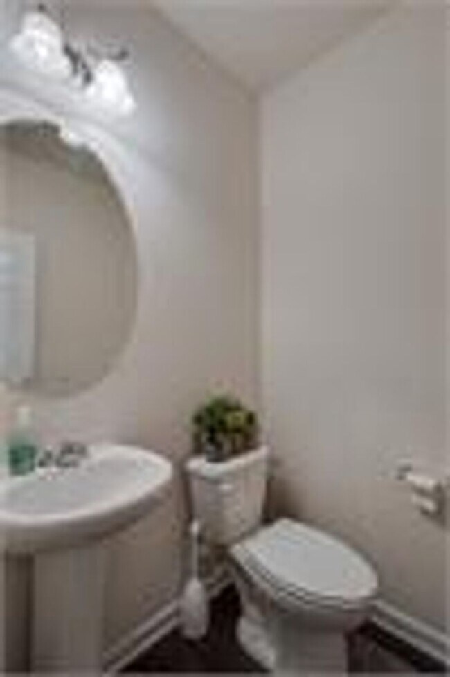 Building Photo - Beautiful 4bd 2.5ba home with Community Am...