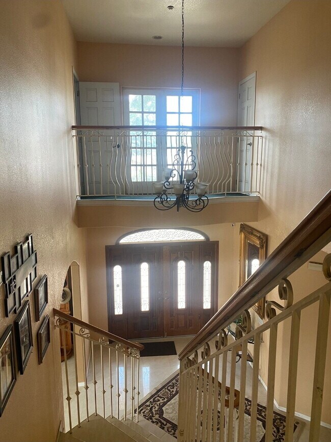 Building Photo - "Modern 5-Bedroom Sanctuary with 3 Baths and 4,353 Sq Ft of Comfort in San Bernardino!"