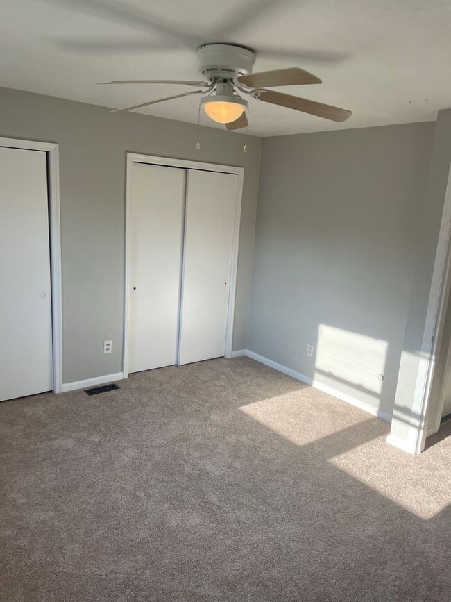 Building Photo - Charming 2-Bedroom Duplex in Kempsville, V...