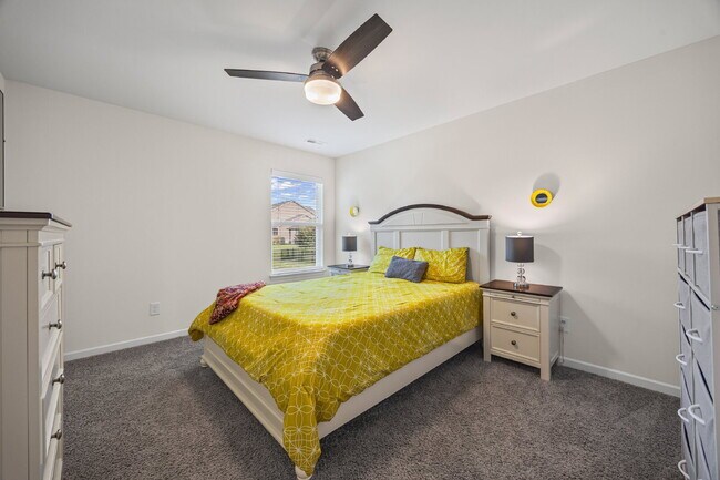 Building Photo - "Spacious 5-Bedroom Gem in Gastonia with 3...