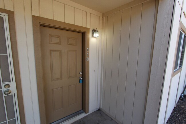 Building Photo - 2 Bedroom Condo in Pineview Village | Ground-Level Unit
