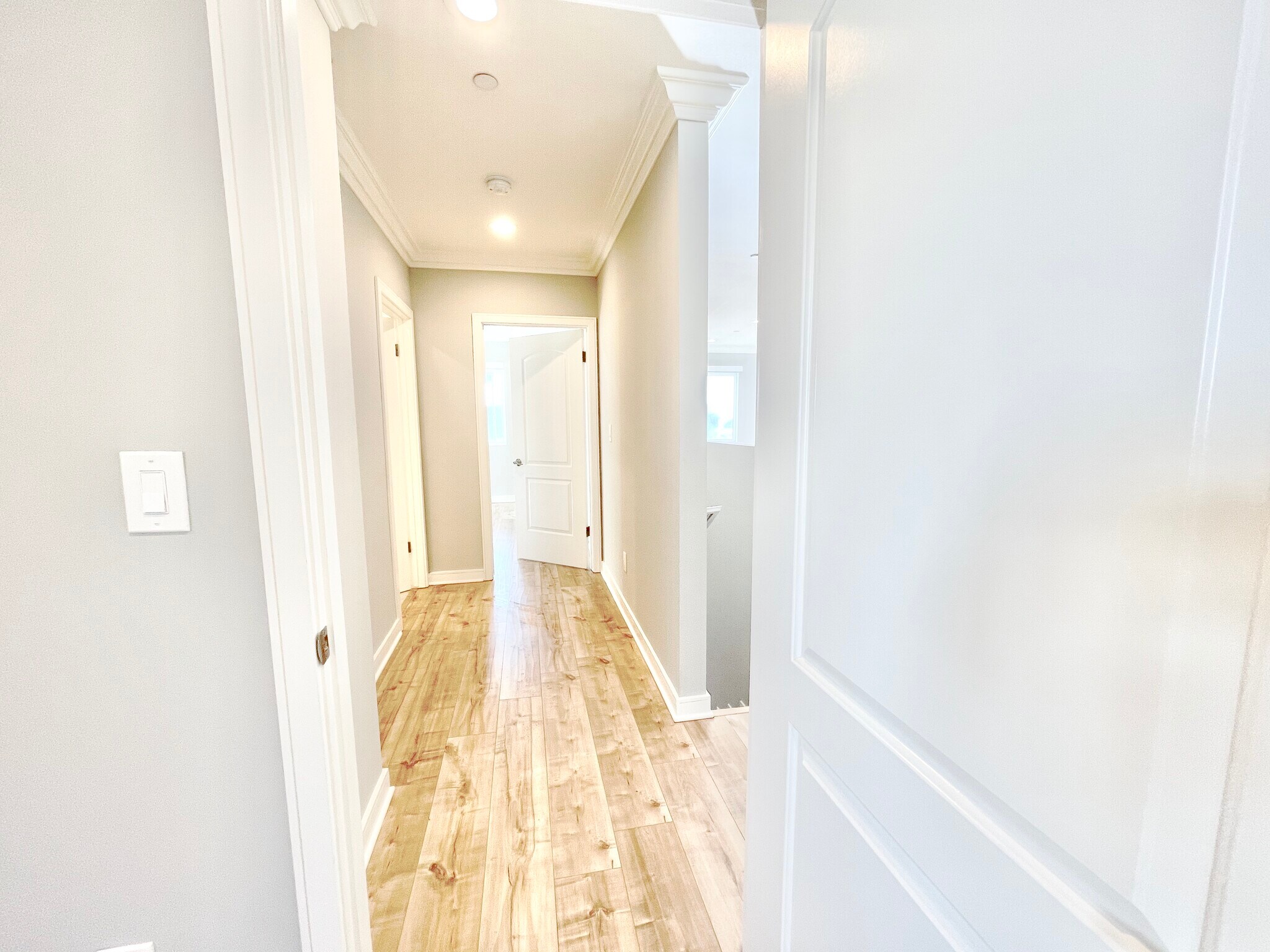 Building Photo - 4463 1/2 Rosewood Ave