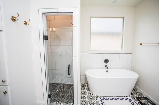 Building Photo - 12009 Upton Ave