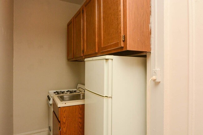 Building Photo - 2832 N Burling St