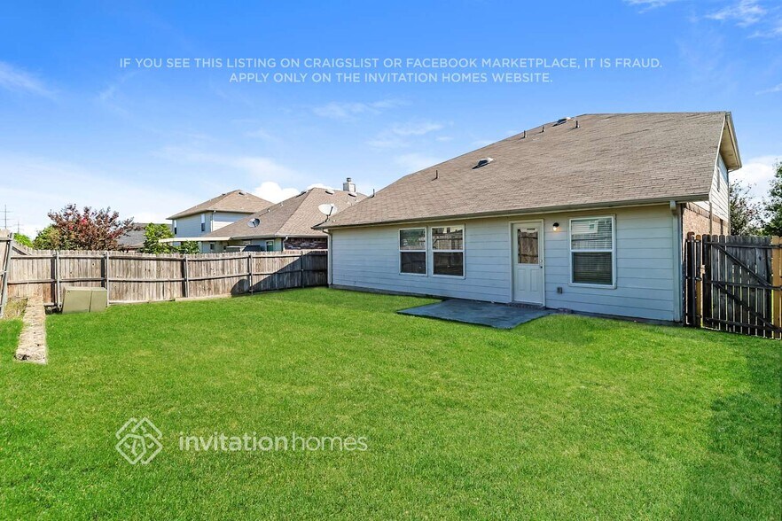 Building Photo - 12637 Pricklybranch Dr