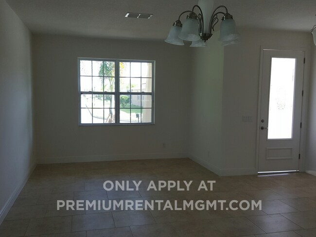 Building Photo - 1065 Vinsetta Cir