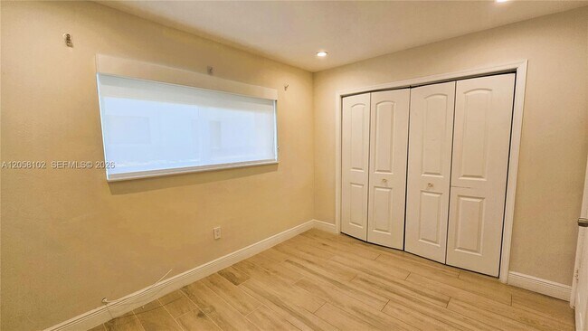 Building Photo - 6550 SW 28th St