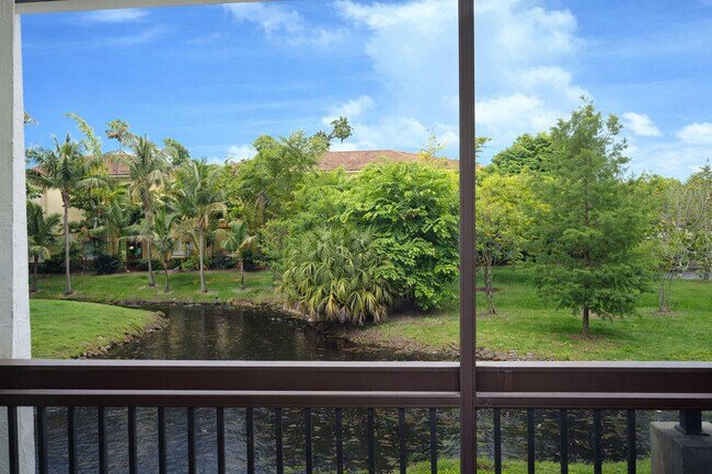 Building Photo - 711 N Pine Island Rd