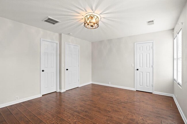 Building Photo - 9735 Coyote Creek Dr