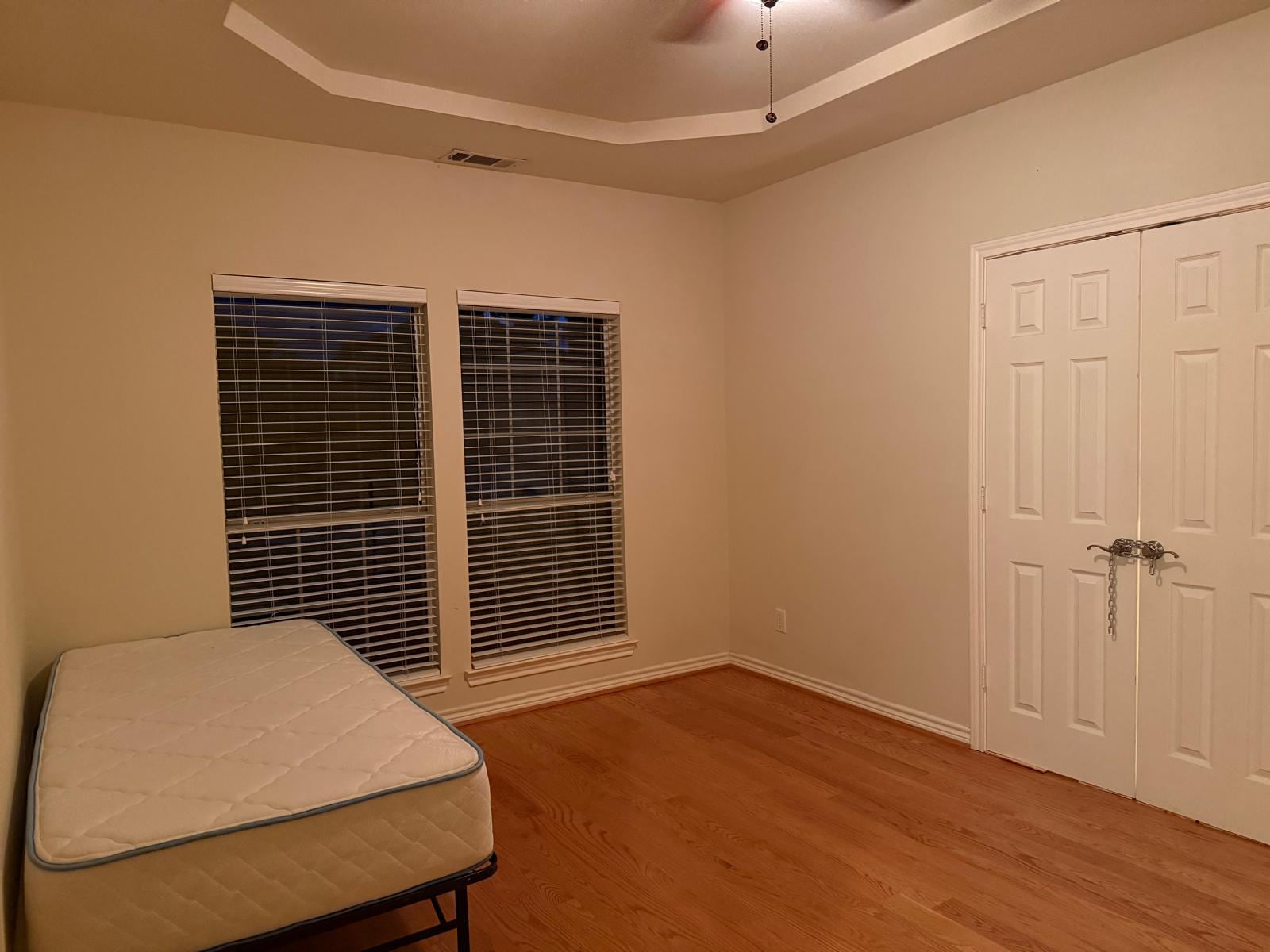 Building Photo - Room in House on Levant Ln