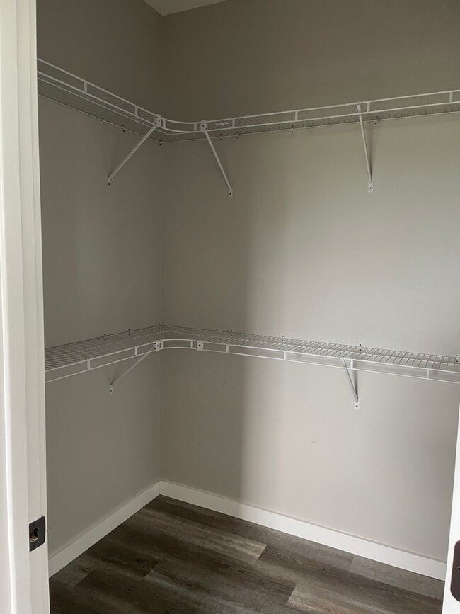 Building Photo - Country house retreat on 10 fenced acres for a hobby farm