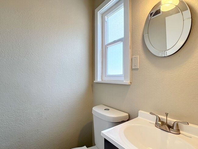 Building Photo - Beautifully remodeled, 1,332-square foot 3 bedroom/ 2½ bath/ home