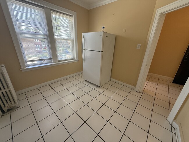 Building Photo - 2146 Gunderson Ave