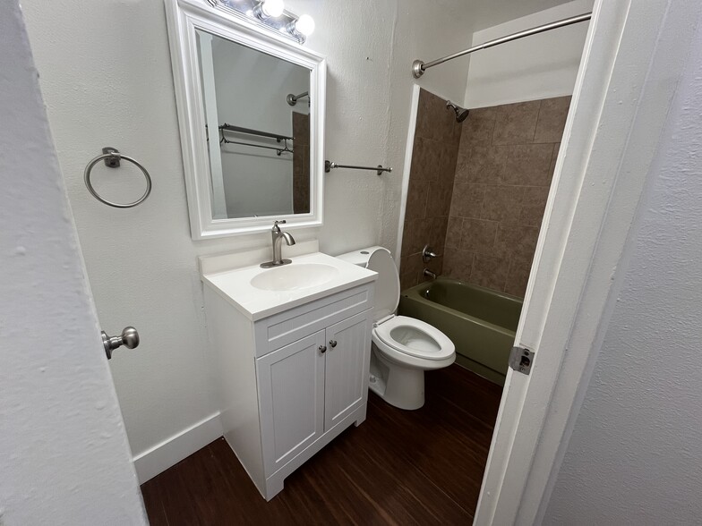 Building Photo - 741 N Bliss St