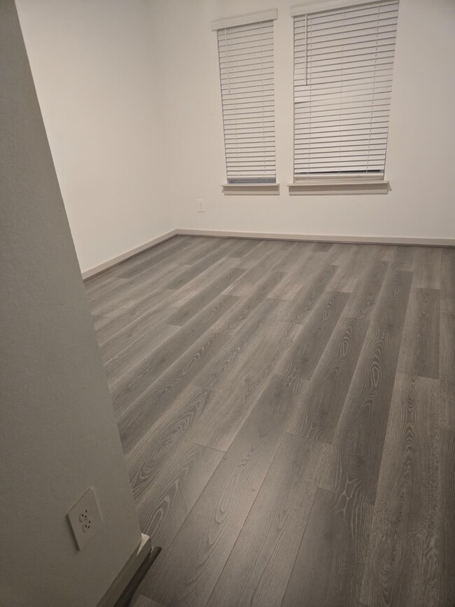 Building Photo - 7106 Marina Hts Wy