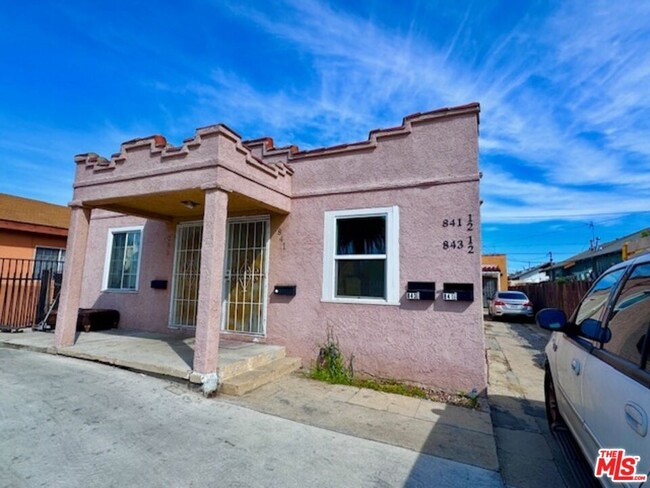 Building Photo - 841 W 64th St
