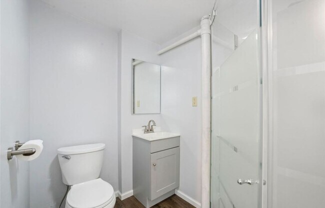 Building Photo - $1350 | 3 Bedroom 2 Bath | Fenced in backyard | Central A/C | Pet Friendly