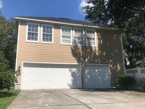 Building Photo - 533 Greenbrier Ave
