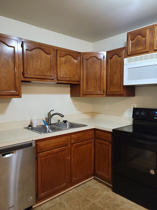 Building Photo - 11205 Sitting Bull Cir
