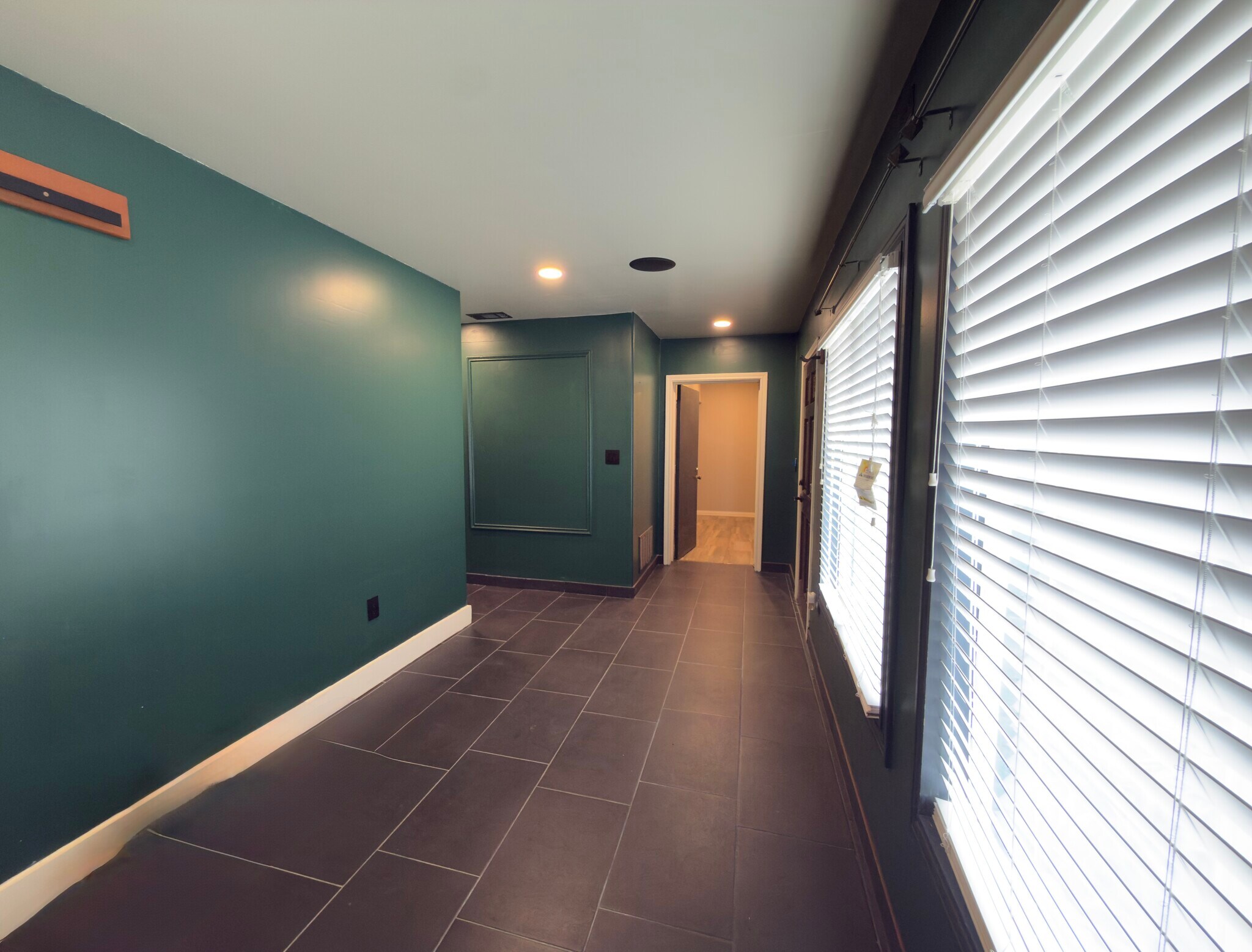 Bonus area/room - 135 Country Club Rd